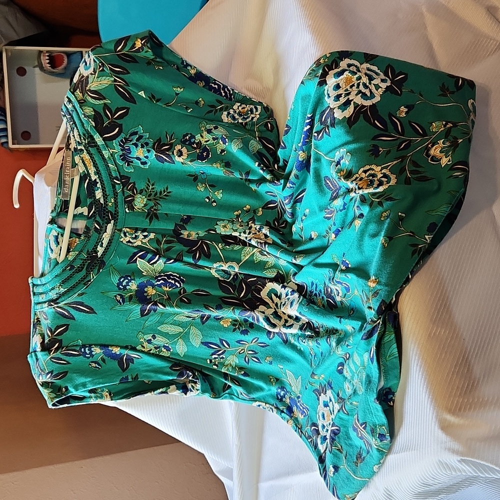 womens  top